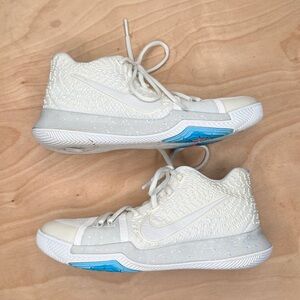 Nike Kyrie 3 EP Summer Pack Ivory Basketball Shoes Sneakers Kids Size 6Y
